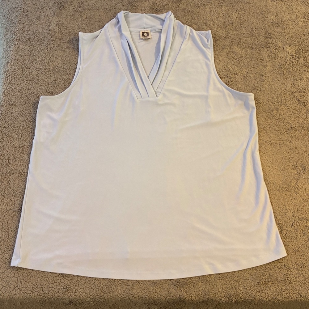 Anne Klein Sleeveless Top Light Blue Triple Pleat V Neck Stretch Knit Shell 2X
